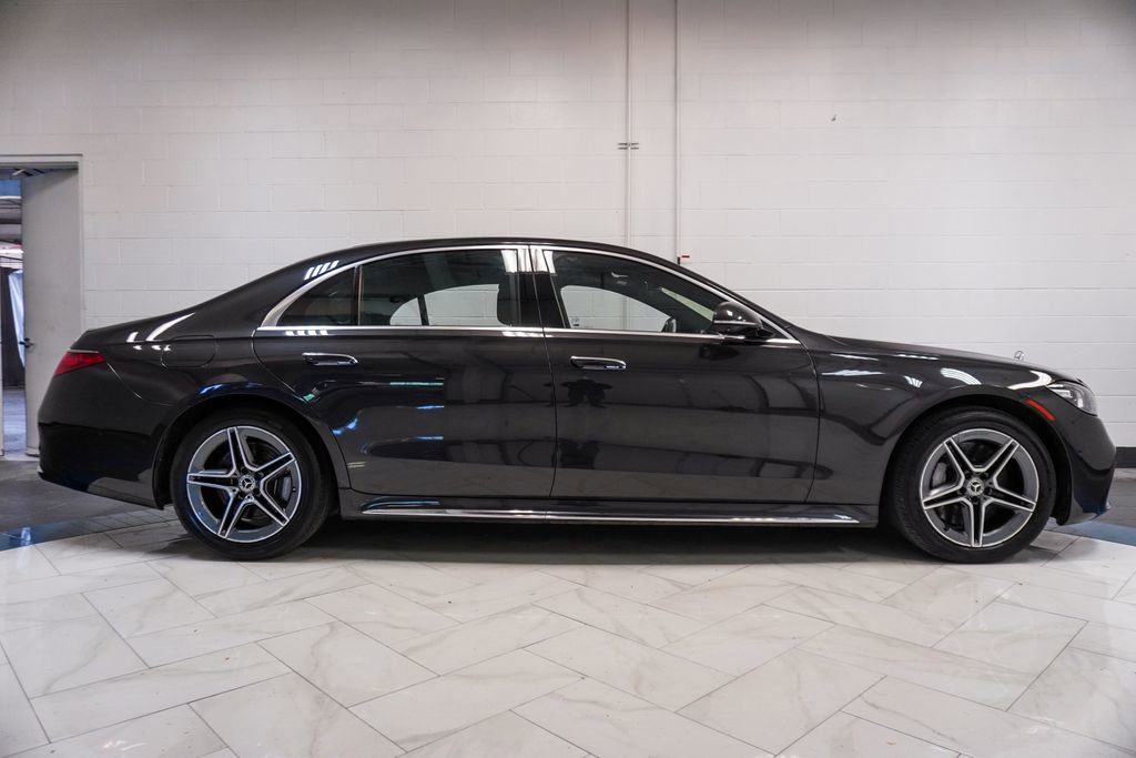 Used 2022 Mercedes-Benz S 500 4MATIC w/ AMG Line Package image 35