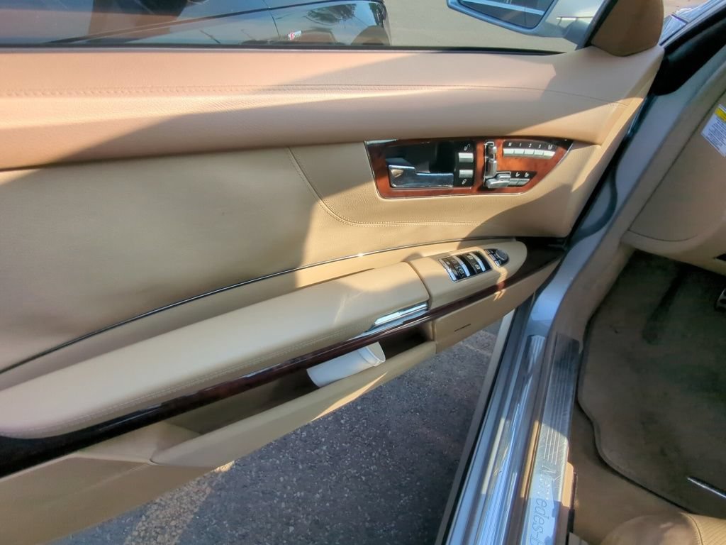 Used 2013 Mercedes-Benz CL 550 4MATIC image 8