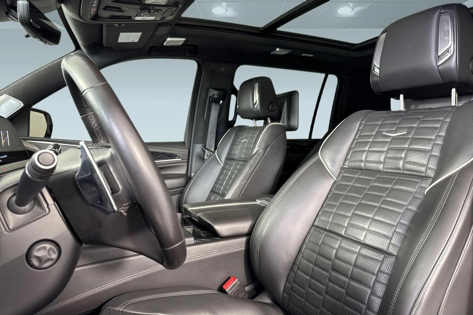Used 2023 Cadillac Escalade ESV V AWD/4WD image 22