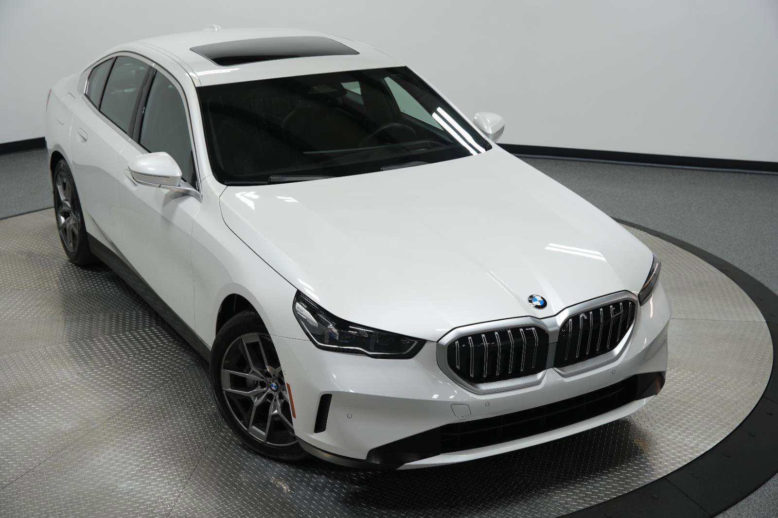 Used 2026 BMW 530i xDrive w/ Premium Package image 46