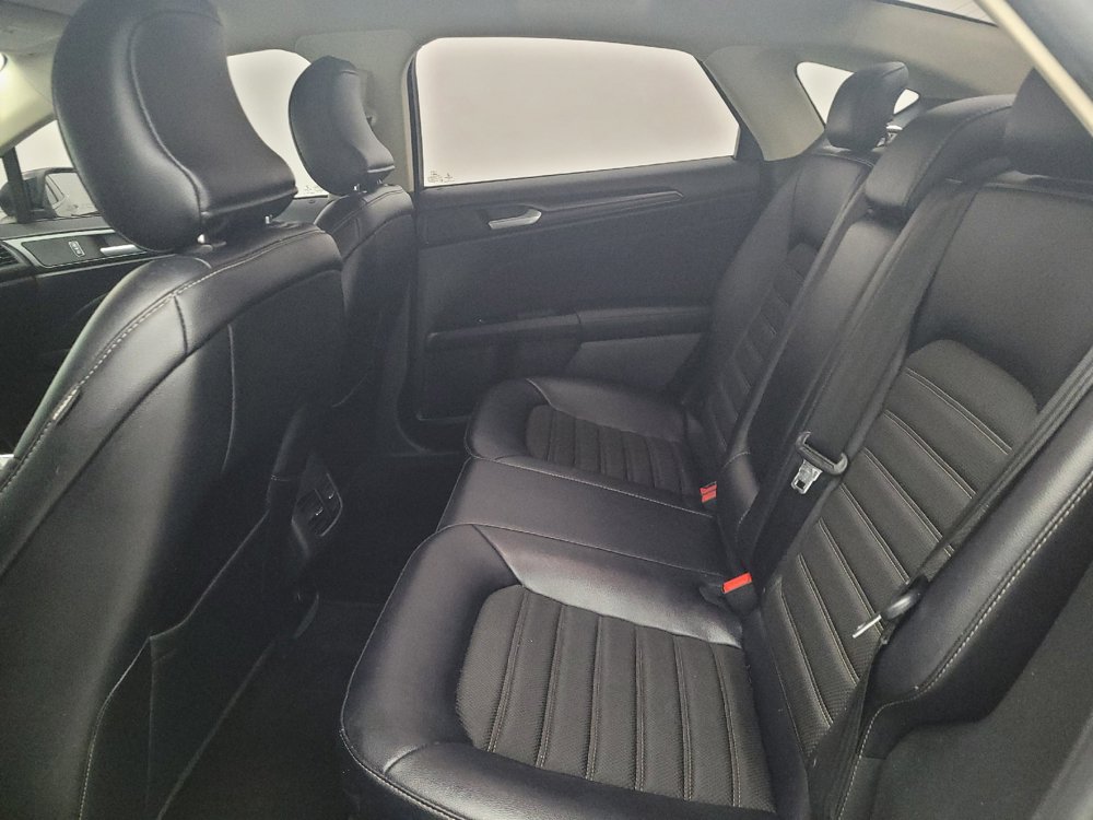 Used 2018 Ford Fusion SE w/ Equipment Group 201A FWD image 18