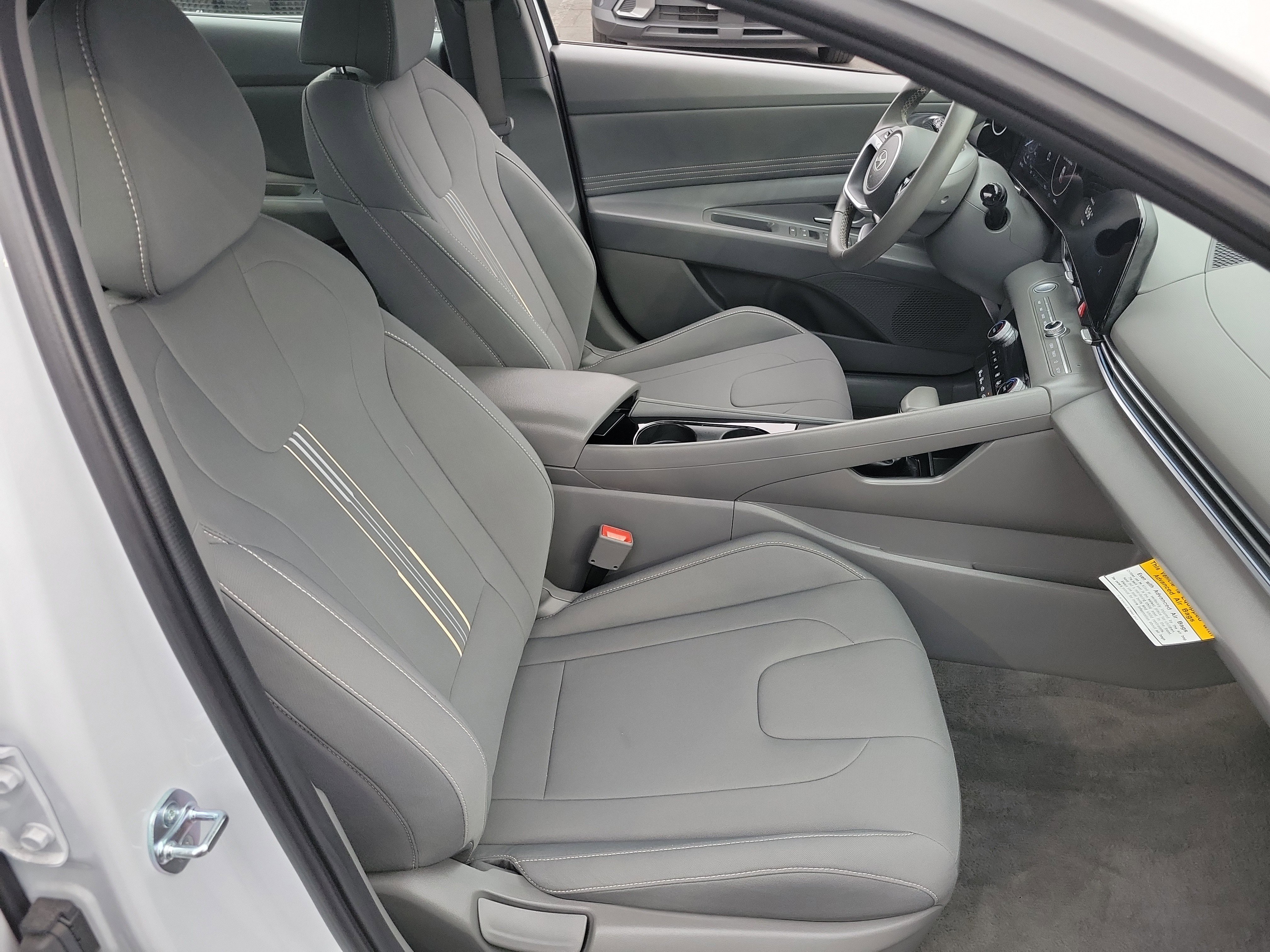 Certified 2025 Hyundai Elantra SEL FWD image 23