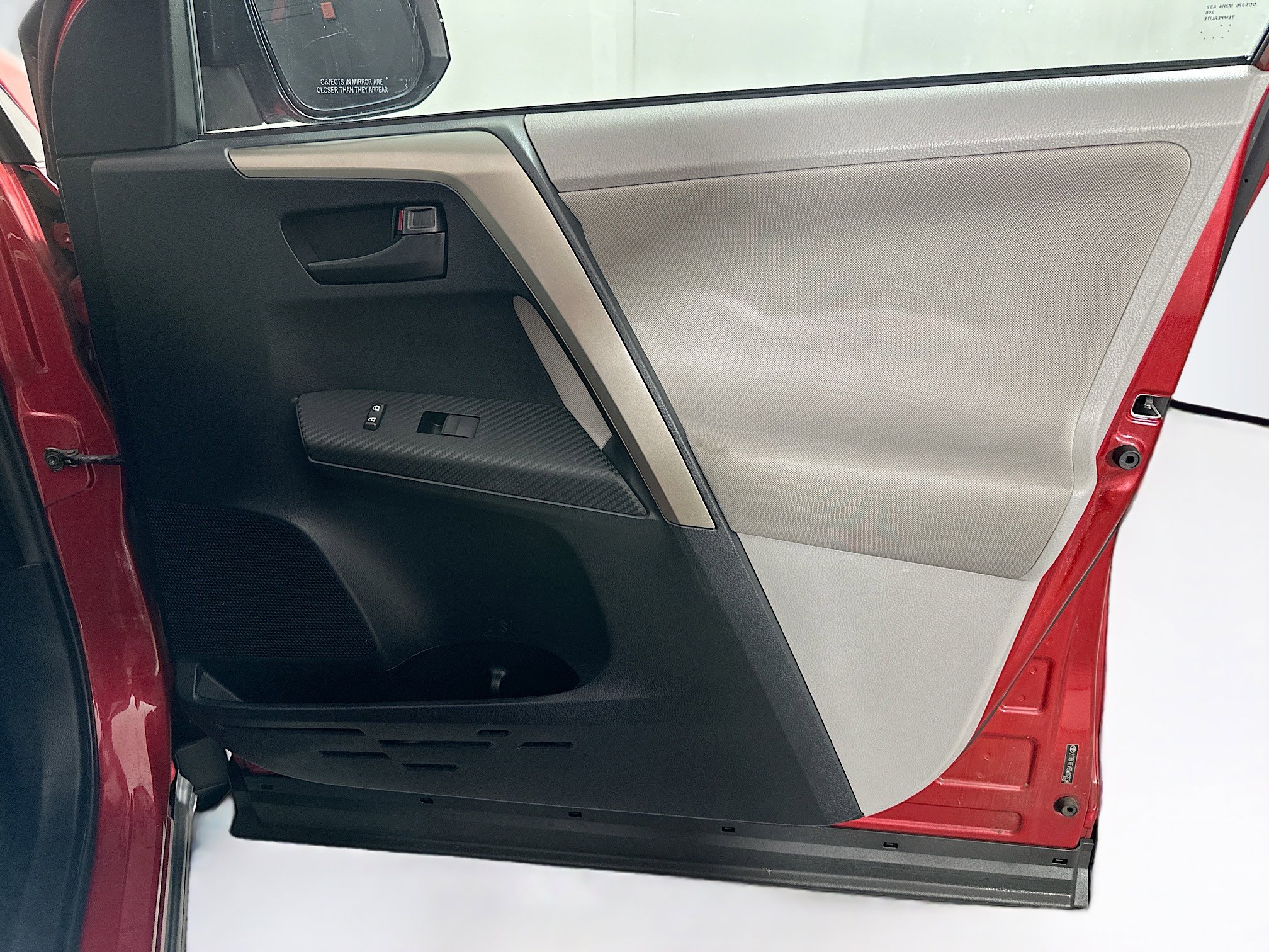 Used 2013 Toyota RAV4 LE image 29