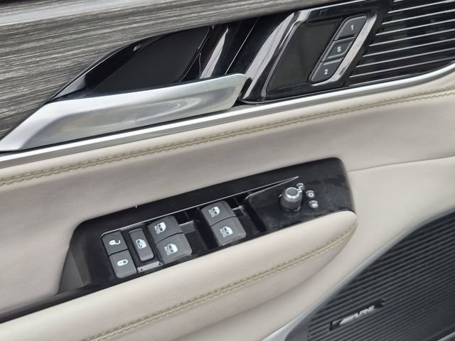 Used 2024 Jeep Wagoneer Series II AWD/4WD image 13