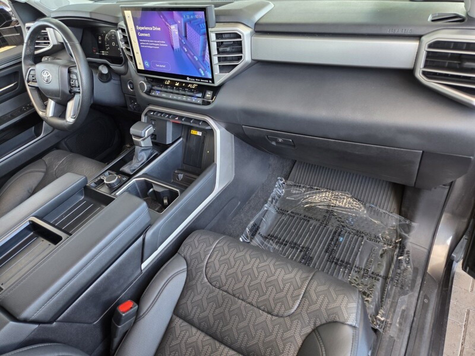 Used 2024 Toyota Tundra Limited AWD/4WD image 20