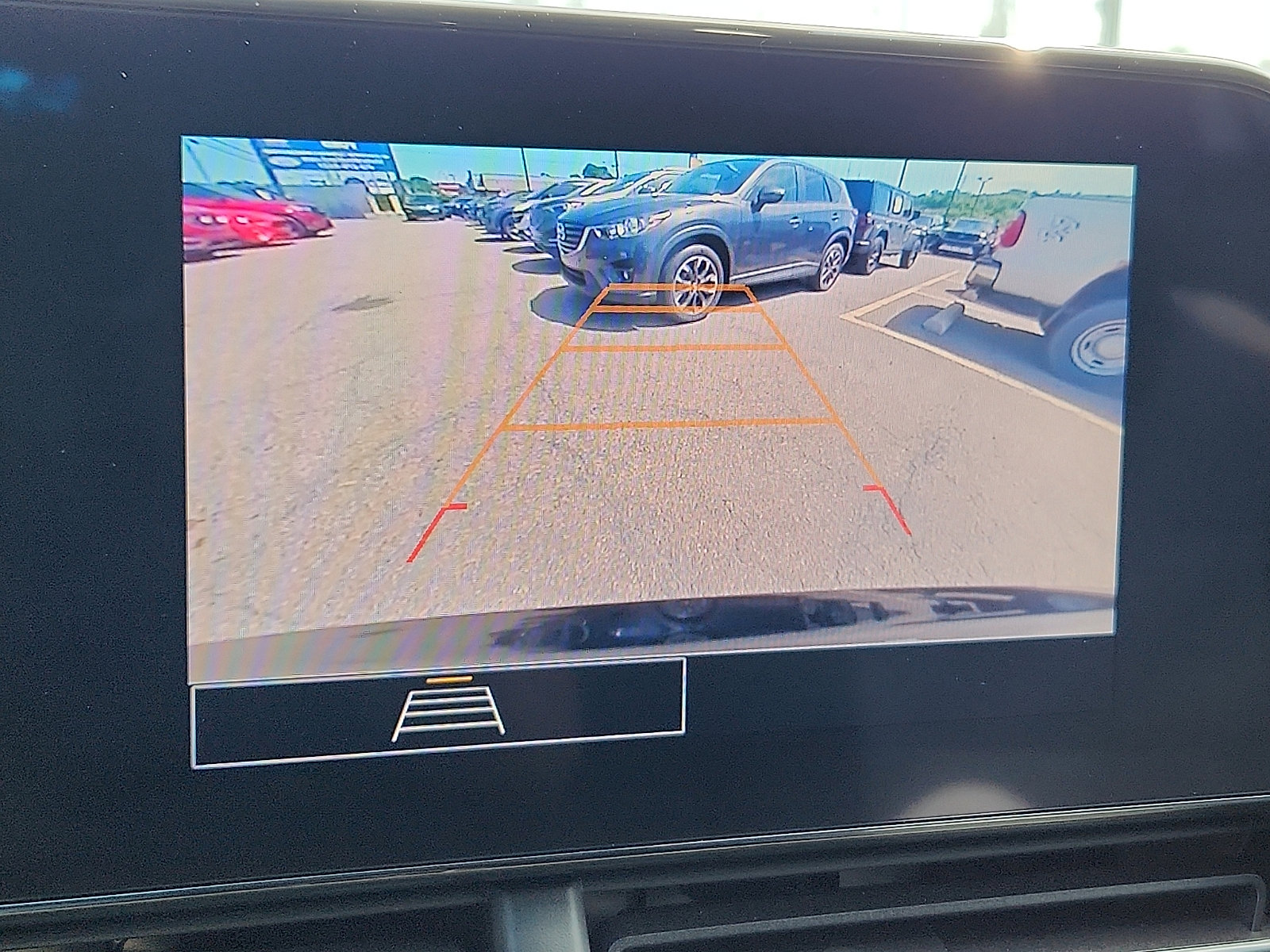 Used 2025 Chevrolet Trax LS w/ LS Convenience Package FWD image 17