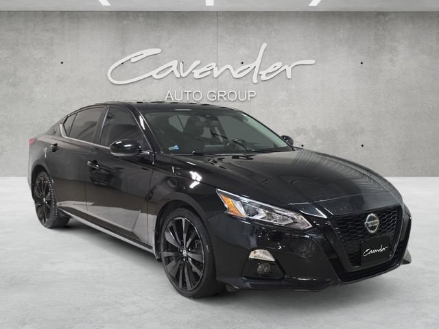 Used 2022 Nissan Altima 2.5 SR w/ Midnight Edition Package AWD/4WD image 2