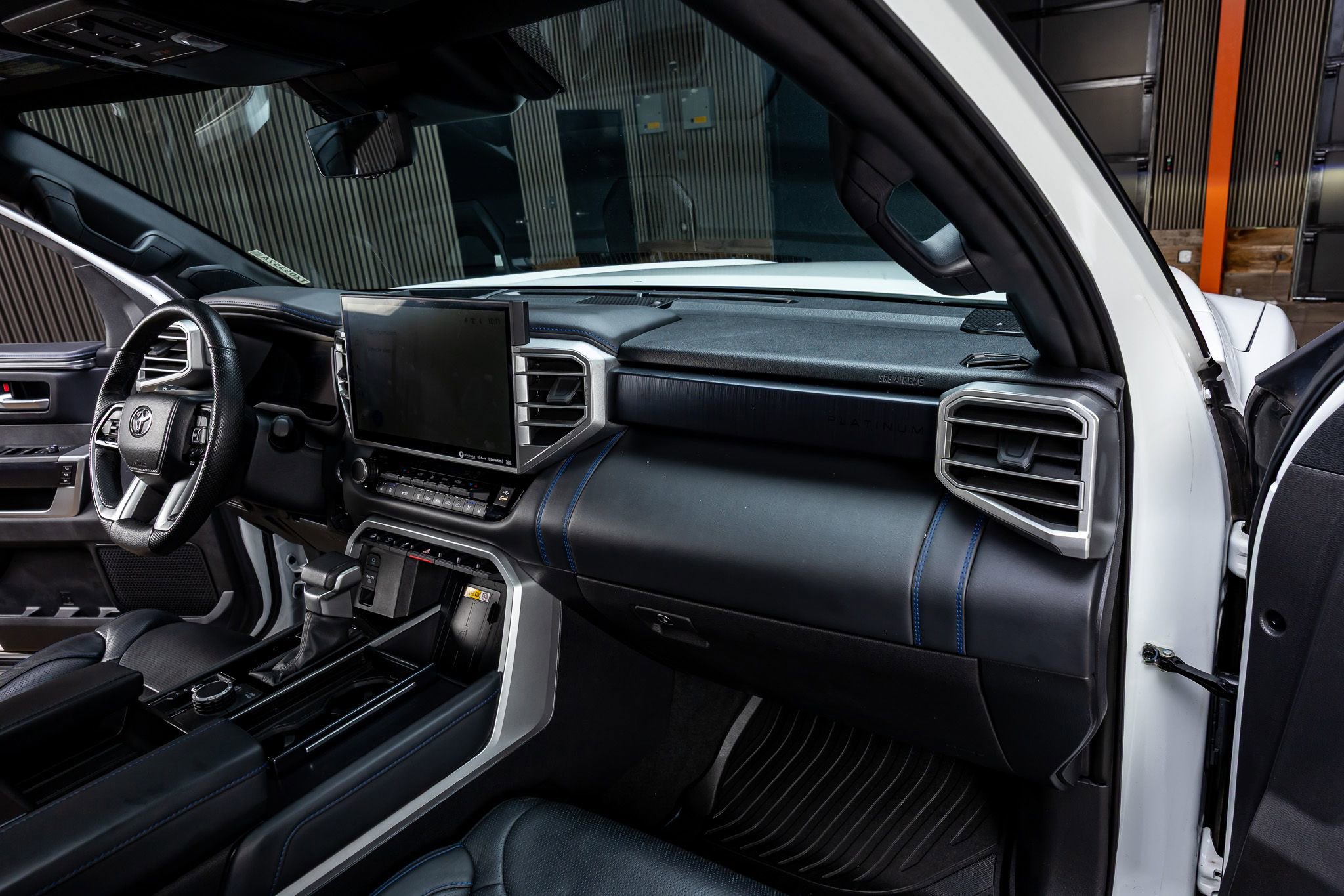 Used 2024 Toyota Tundra Platinum AWD/4WD image 17