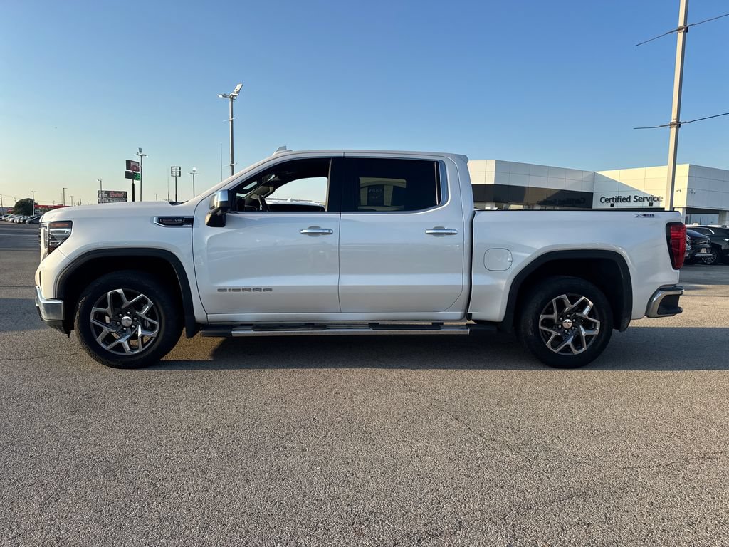 Used 2023 GMC Sierra 1500 SLT w/ SLT Premium Plus Package AWD/4WD image 3