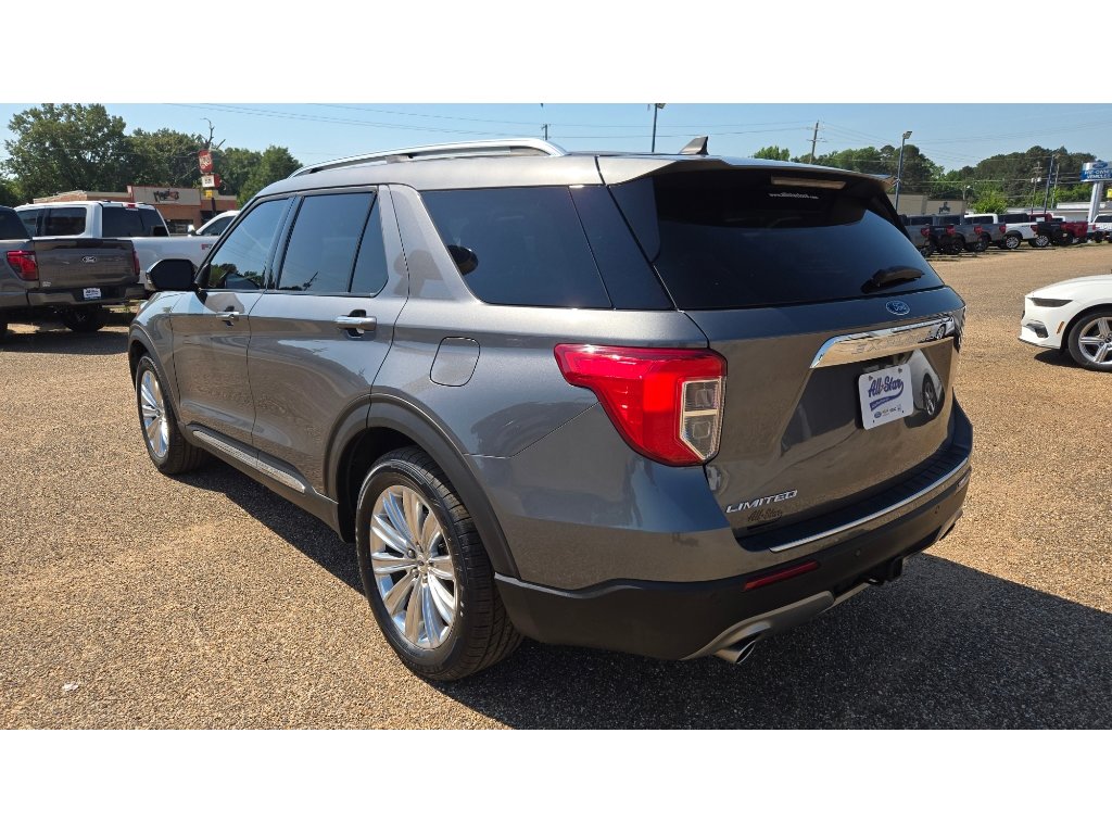 Used 2024 Ford Explorer Limited w/ Limited Technology Package RWD image 3