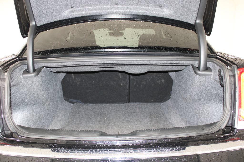 Used 2023 Chrysler 300 Touring AWD/4WD image 9
