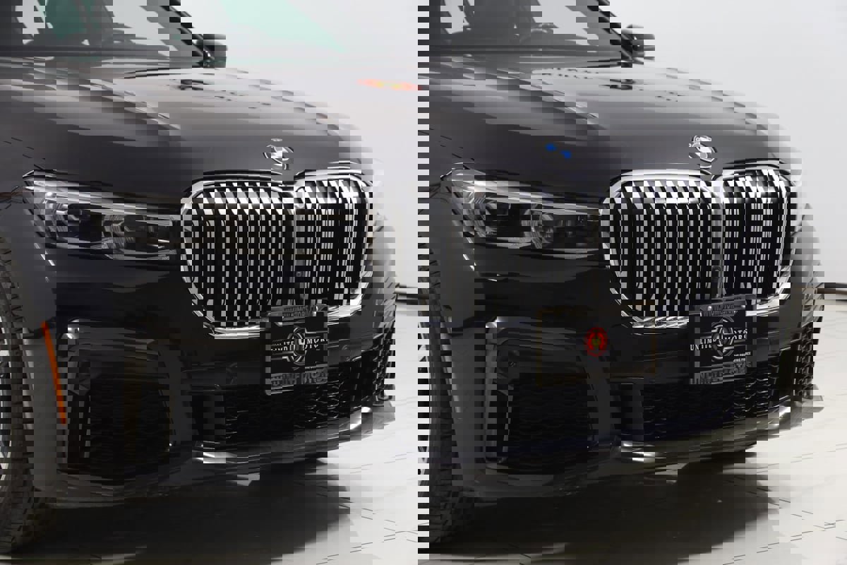 Used 2022 BMW 750i xDrive w/ M Sport Package image 52