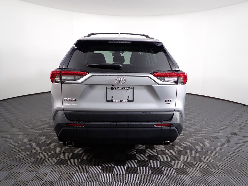 Used 2023 Toyota RAV4 XLE Premium image 14