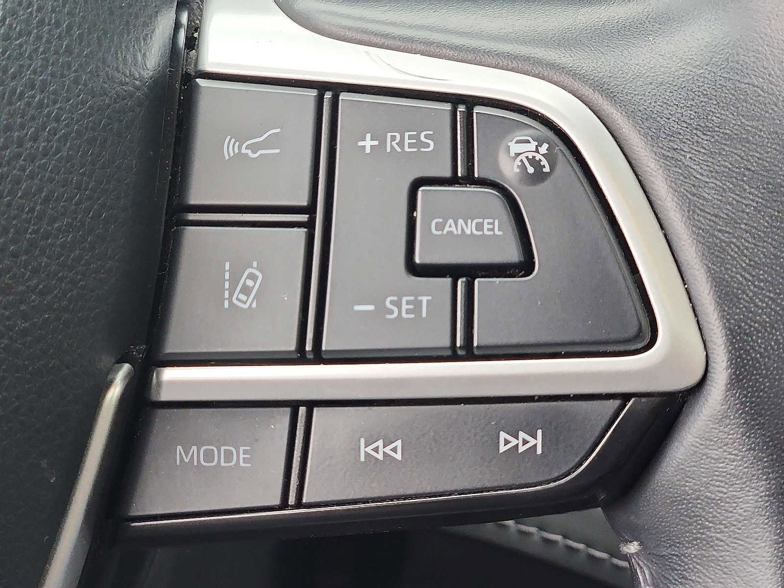 Used 2022 Toyota Highlander XSE image 22