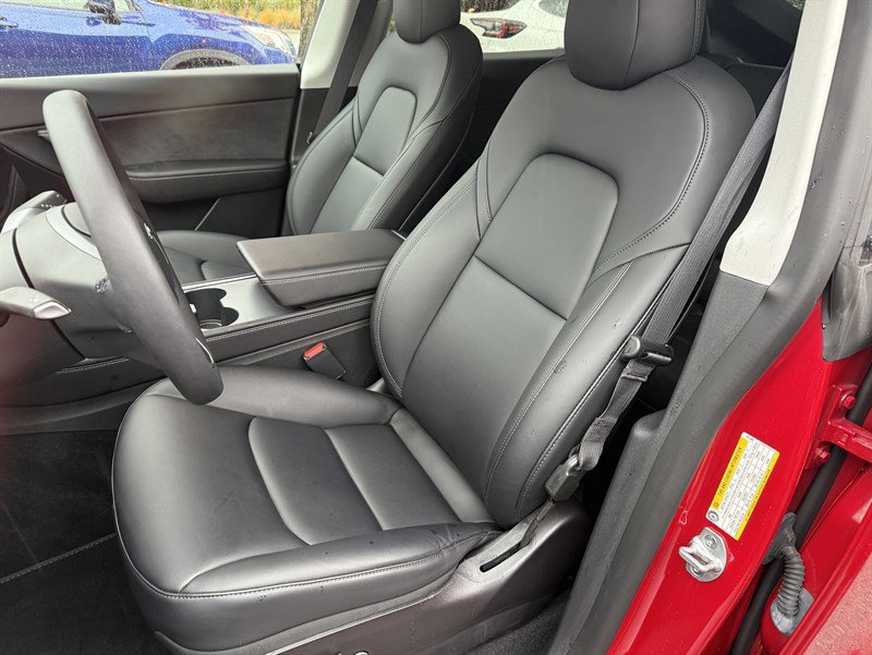 Used 2022 Tesla Model Y Performance image 9