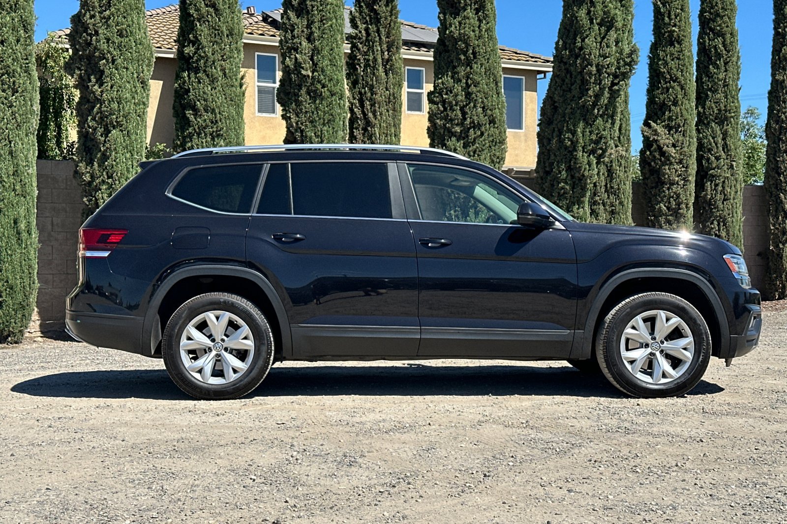 Used 2018 Volkswagen Atlas SE AWD/4WD image 3