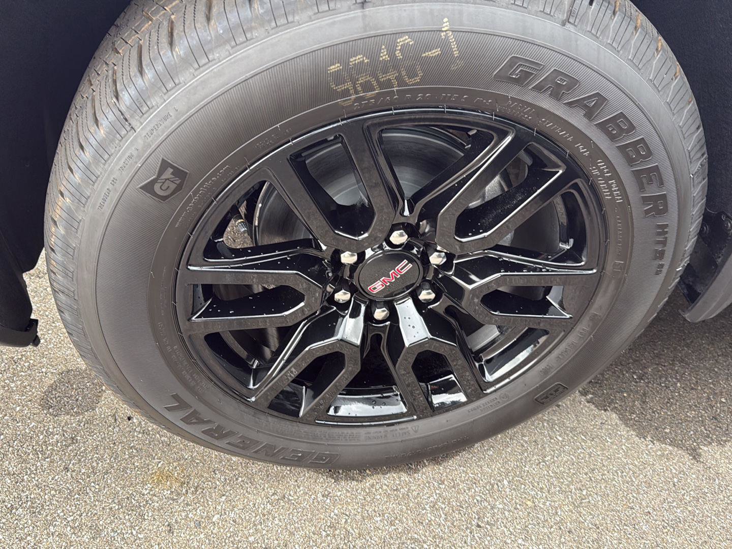 New 2026 GMC Sierra 1500 Elevation w/ LPO, Elevation Black Package image 5