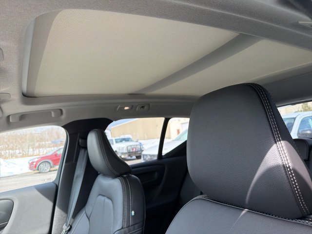 New 2026 Volvo XC40 B5 Ultra w/ Protection Package Premier AWD/4WD image 11