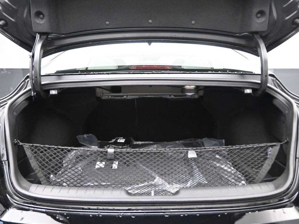 New 2025 Hyundai Elantra Limited image 31