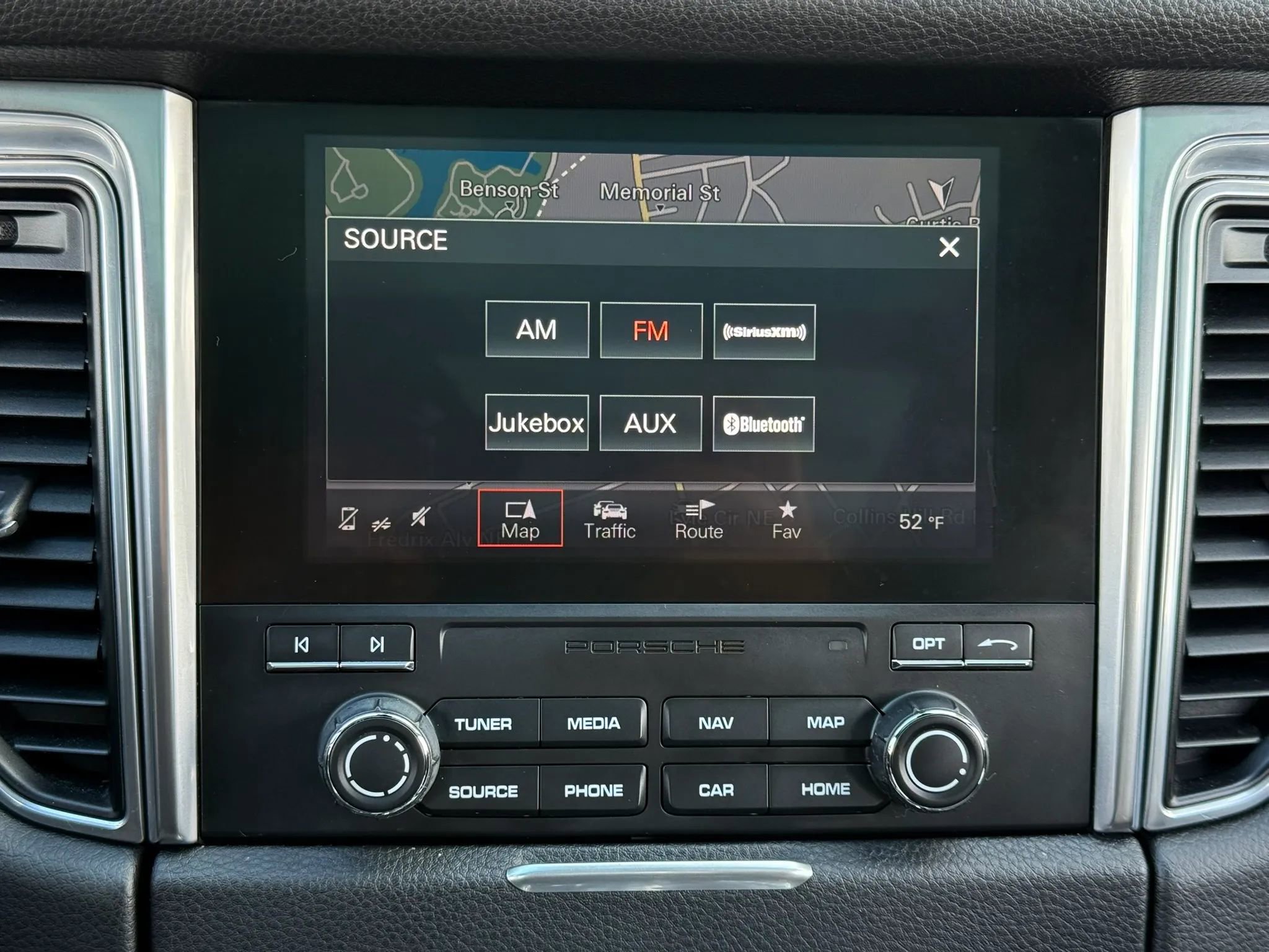 Used 2017 Porsche Macan AWD/4WD image 24