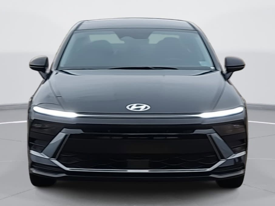 Certified 2025 Hyundai Sonata SE image 2