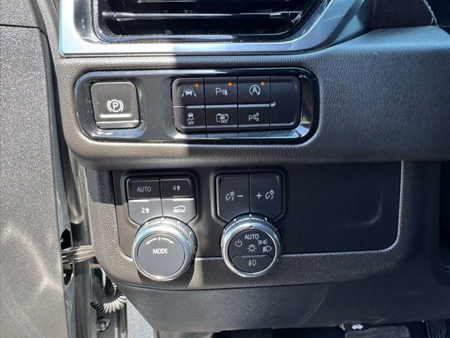 Used 2025 GMC Yukon Denali AWD/4WD image 26