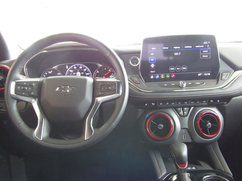 Used 2025 Chevrolet Blazer RS AWD/4WD image 5