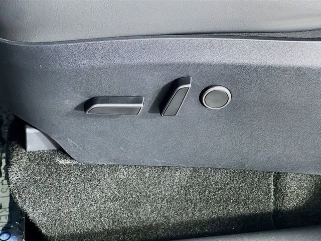 Used 2023 Tesla Model Y Performance image 13