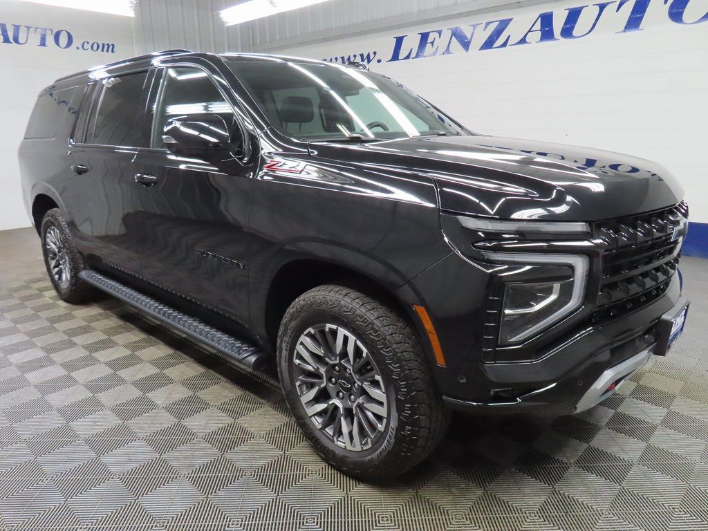 Used 2025 Chevrolet Suburban Z71 w/ Z71 Off-Road Package AWD/4WD video 3
