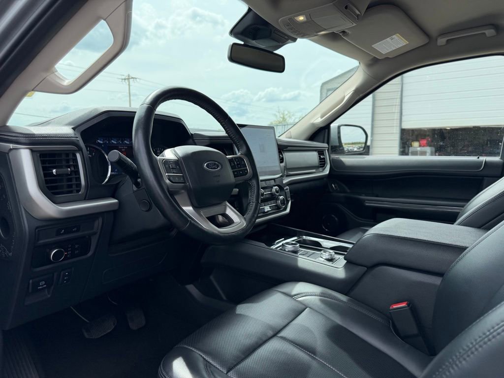 Used 2024 Ford Expedition Max XLT image 11