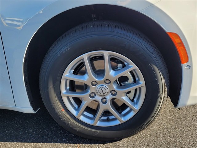 New 2026 Chrysler Pacifica Select image 9