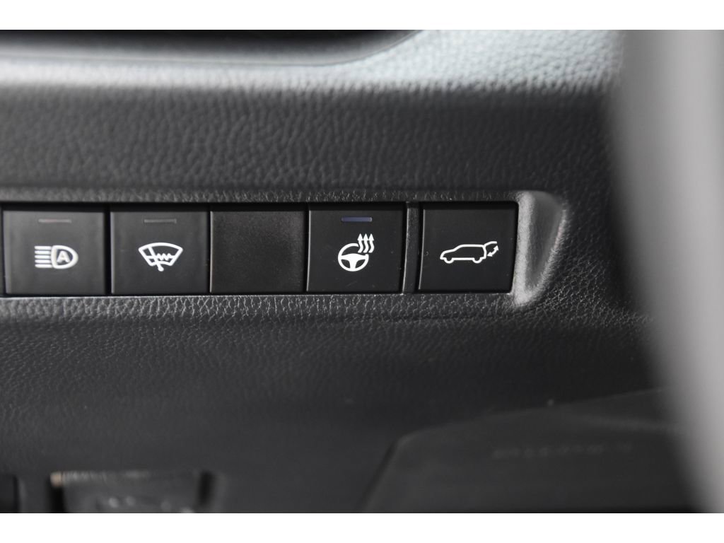 Used 2021 Toyota RAV4 XLE image 32