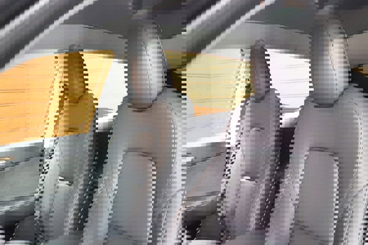 Used 2022 Tesla Model Y Long Range image 40