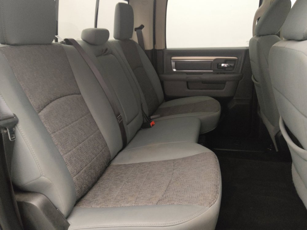Used 2018 RAM 1500 SLT image 19