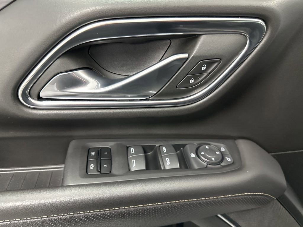 Used 2024 GMC Yukon SLT image 14