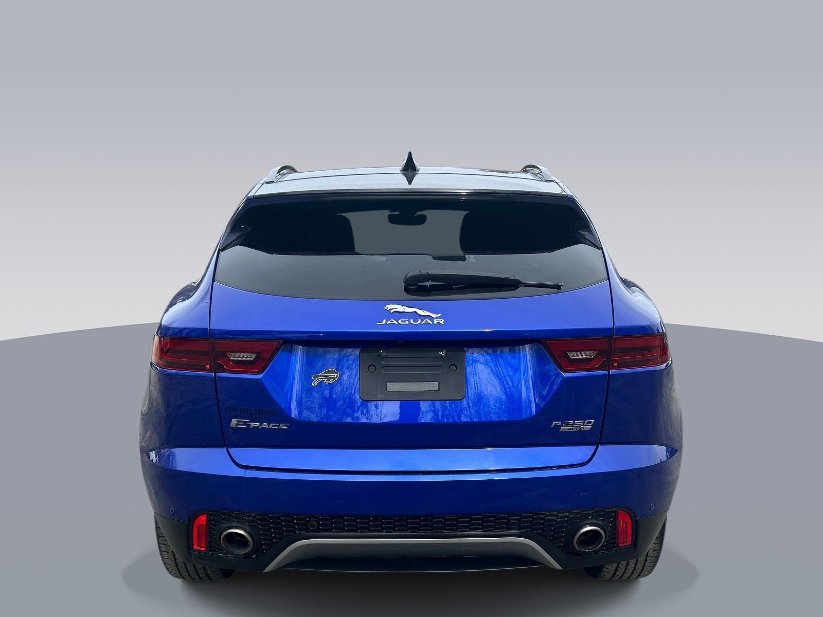 Used 2018 Jaguar E-PACE SE image 4