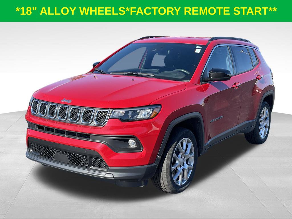 Used 2024 Jeep Compass Latitude AWD/4WD image 3