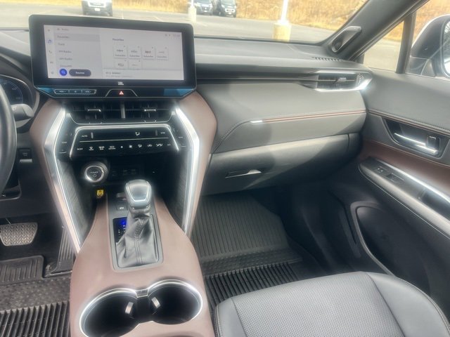 Used 2024 Toyota Venza Limited image 21