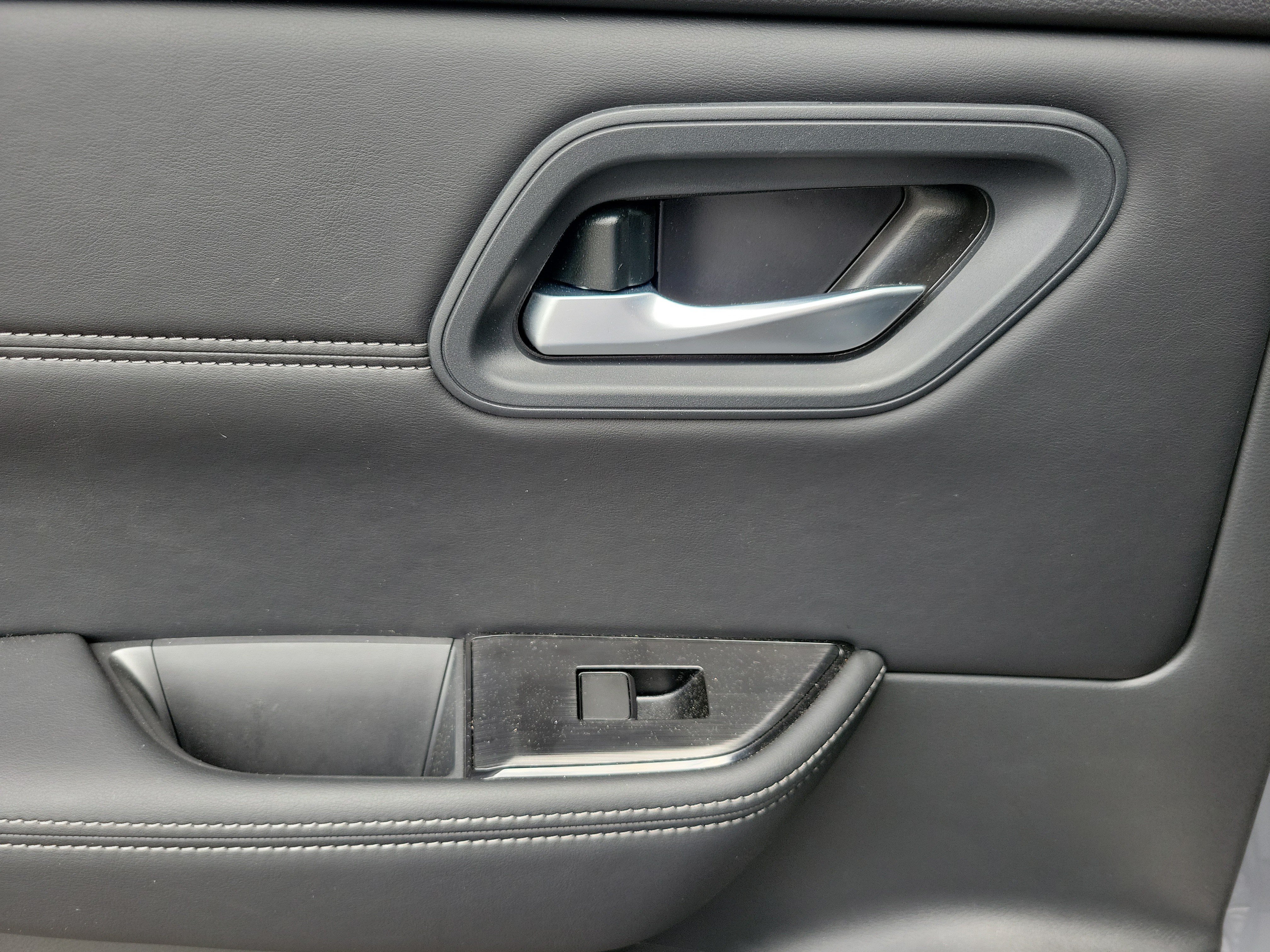 Used 2026 Nissan Rogue Dark Armor FWD image 25