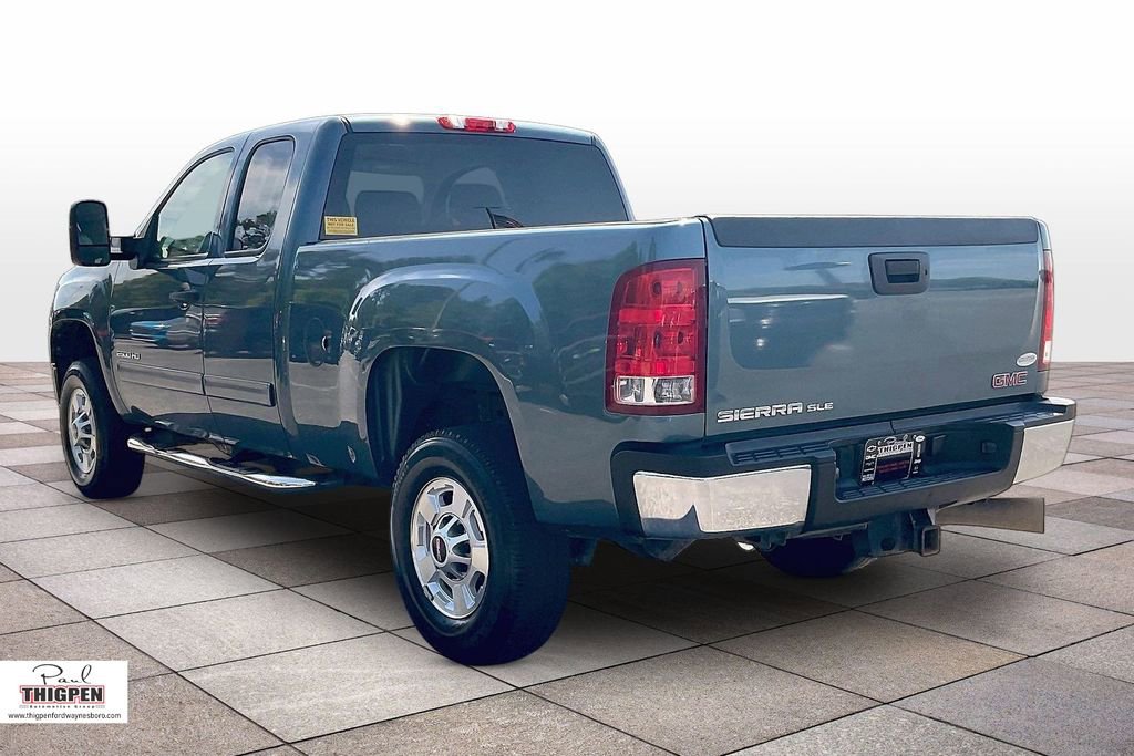 Used 2011 GMC Sierra 2500 SLE w/ SLE Preferred Package image 2