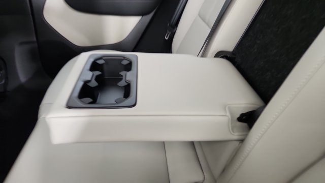 New 2026 Volvo XC40 B5 Plus w/ Protection Package Premier AWD/4WD image 29