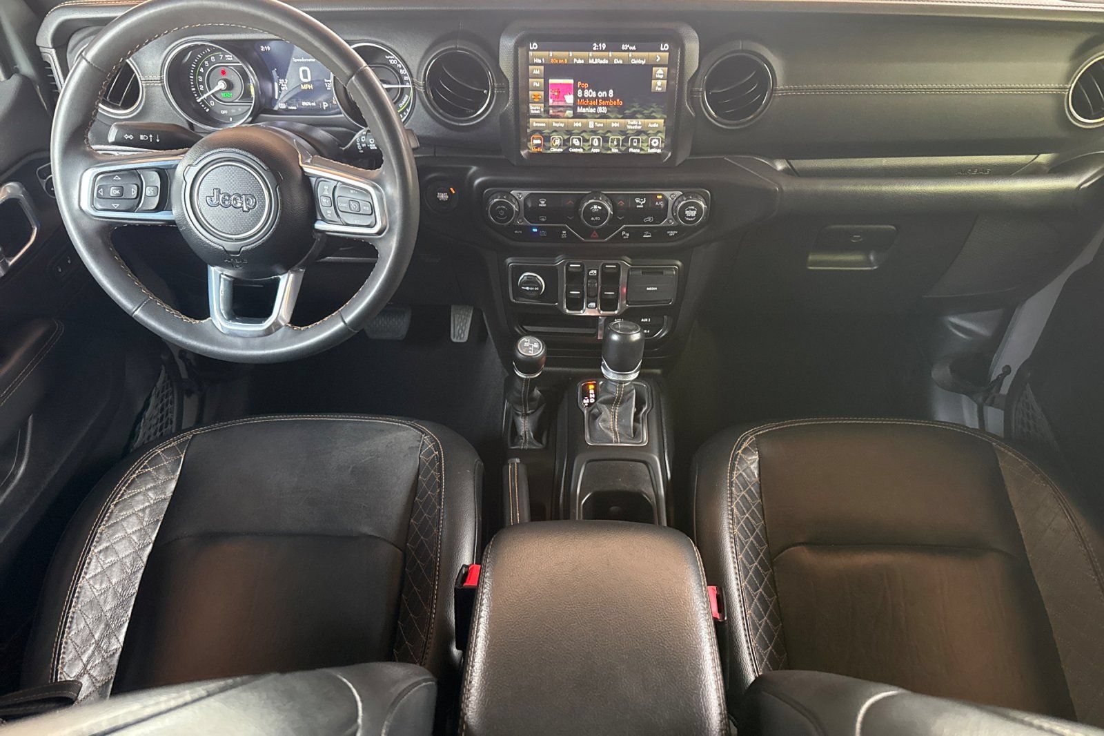 Used 2023 Jeep Wrangler Unlimited Sahara AWD/4WD image 13