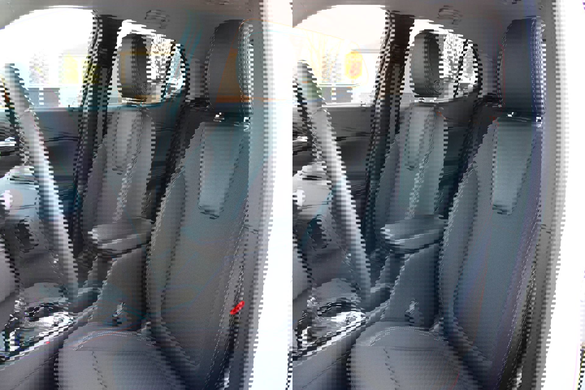 Used 2025 Buick Encore GX Preferred AWD/4WD image 13