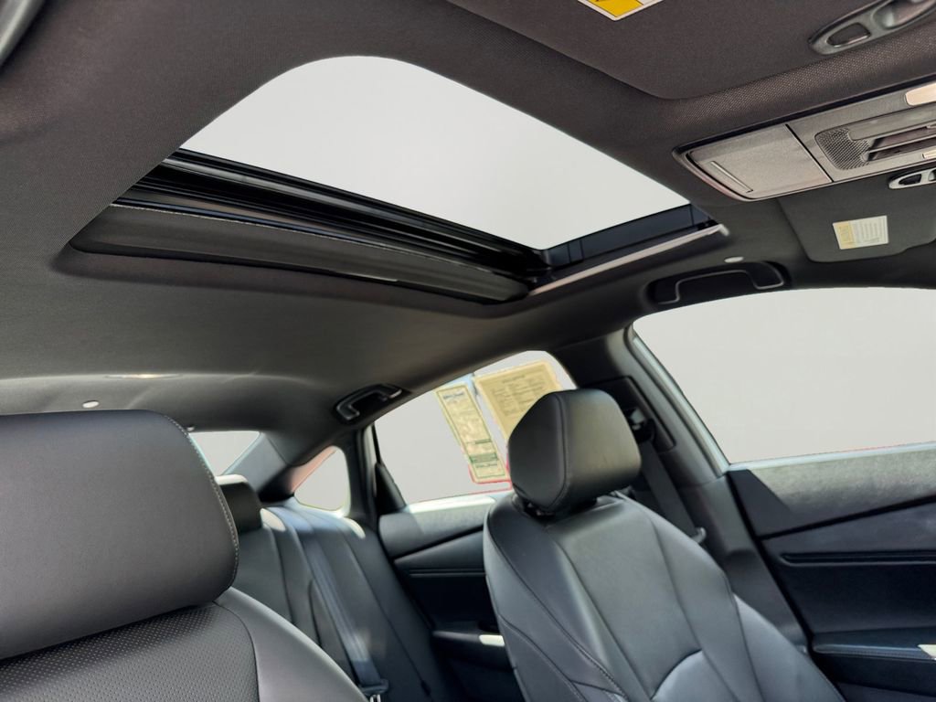 Used 2025 Honda Accord Sport image 9