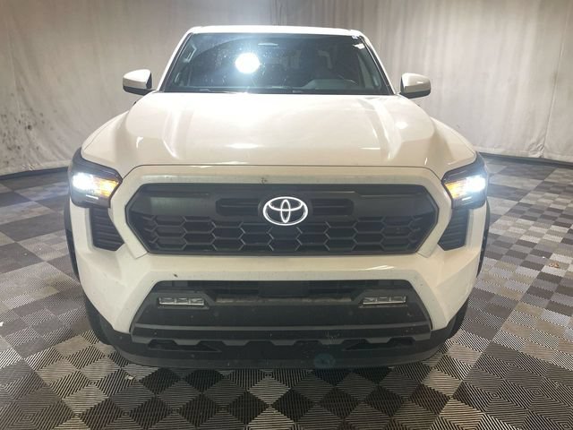 Certified 2025 Toyota Tacoma TRD Off-Road w/ TRD Off Road Upgrade Package AWD/4WD image 4