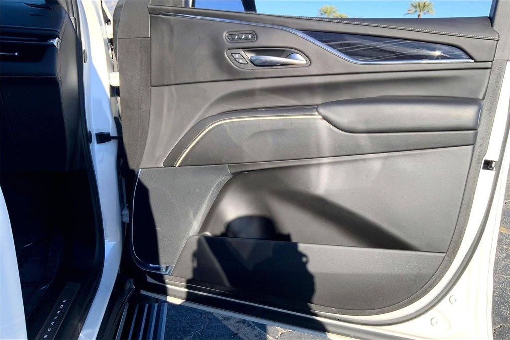Certified 2024 Cadillac Escalade ESV V w/ LPO, ONYX Package image 22