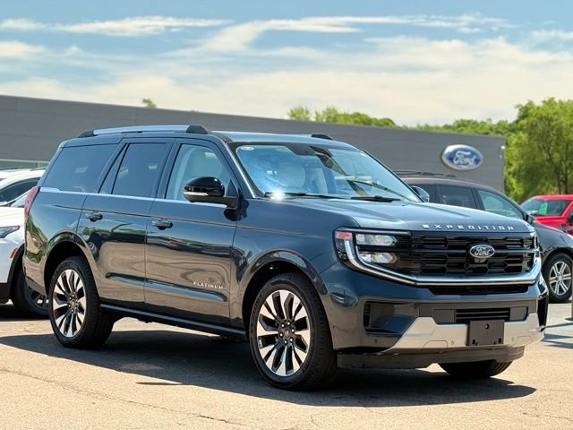 Used 2025 Ford Expedition Platinum w/ Driver's Package AWD/4WD image 44