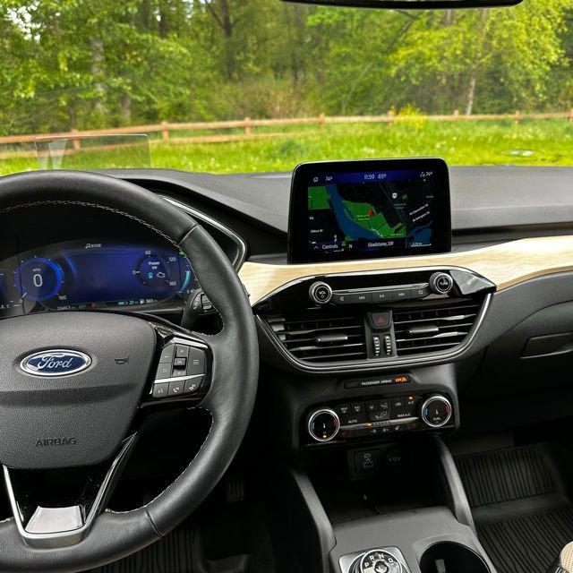 Used 2022 Ford Escape Titanium w/ Titanium Premium Package image 29