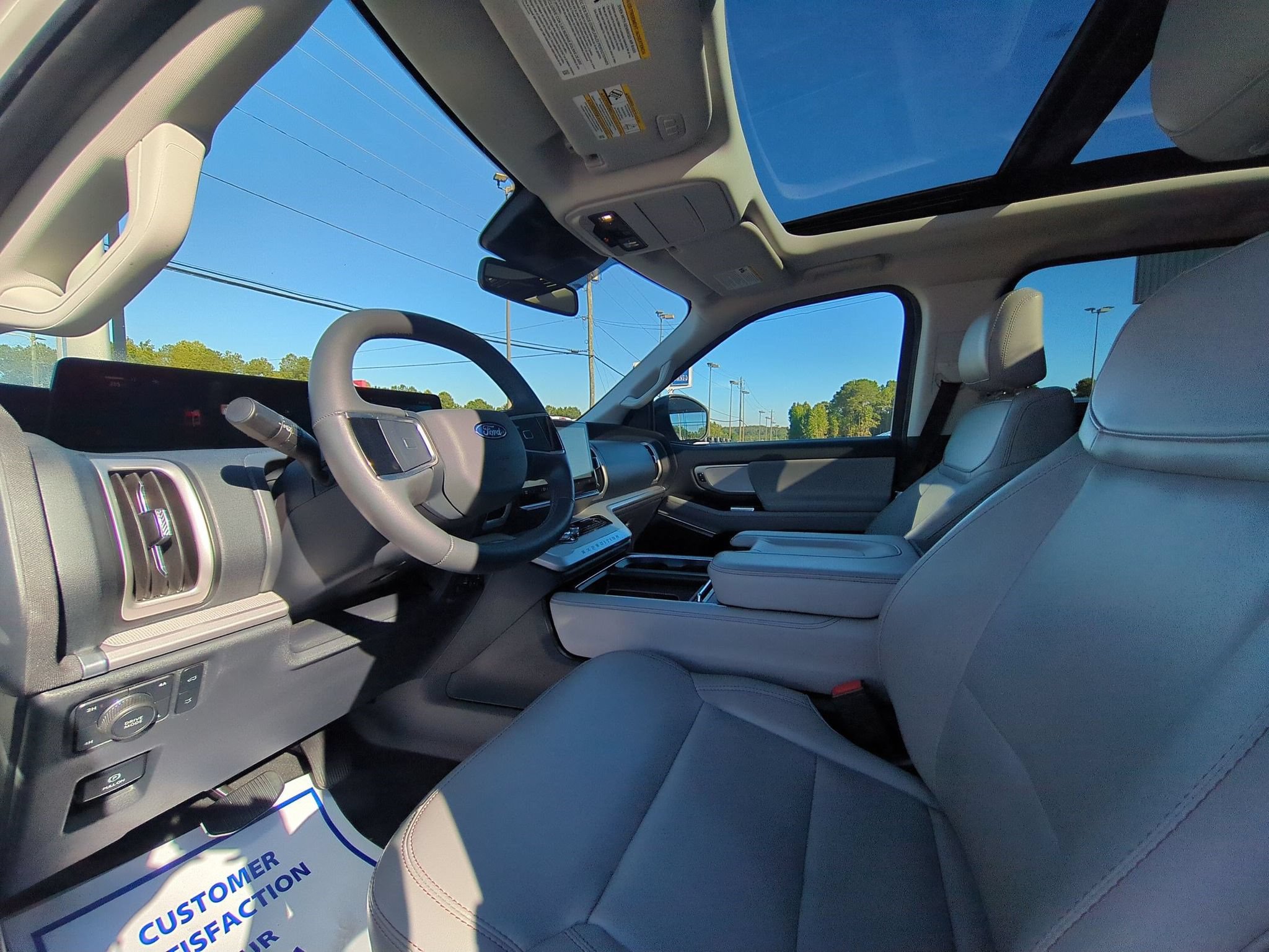 Certified 2025 Ford Expedition Active AWD/4WD image 12