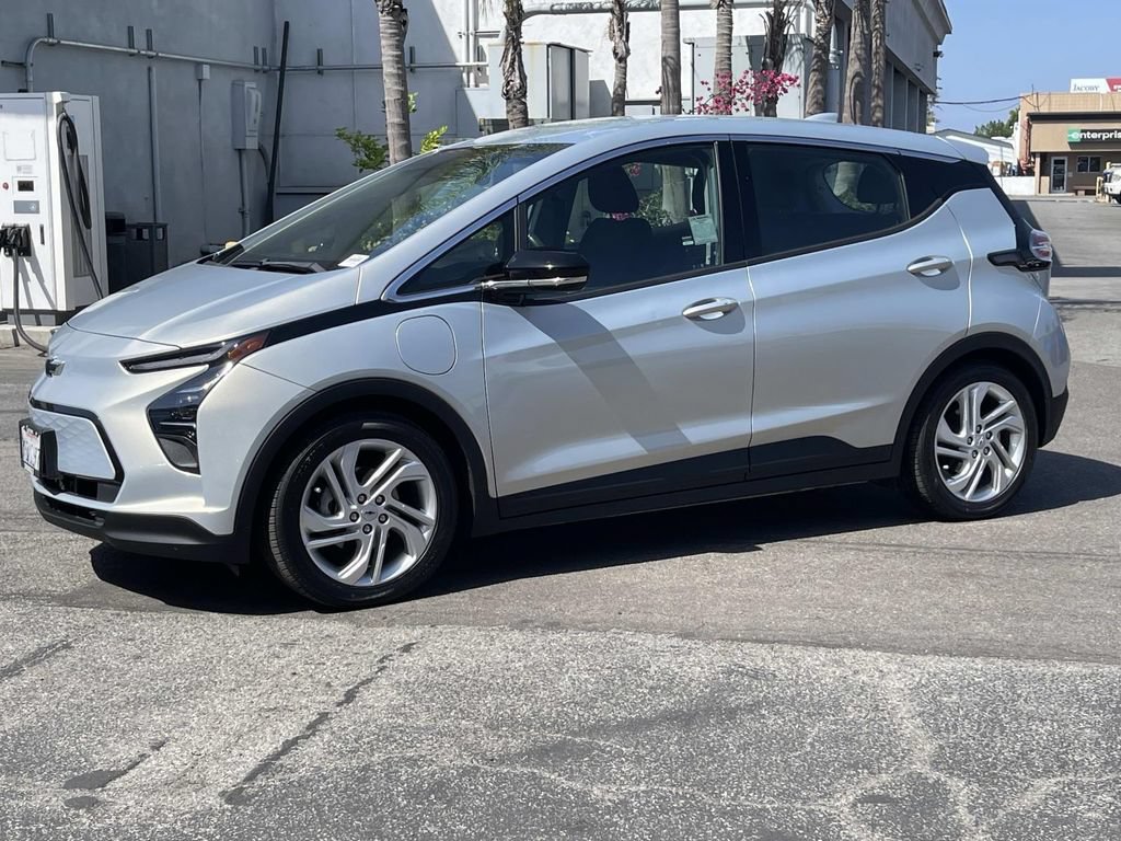 Used 2023 Chevrolet Bolt LT FWD image 4